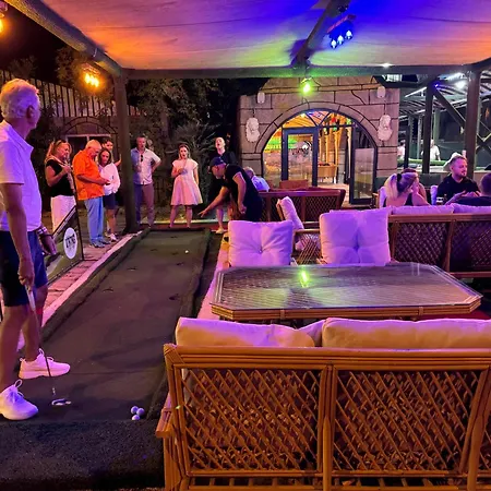 Lägenhet Belka Golf Delux Poolside *