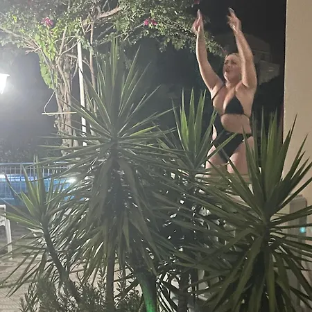 Belka Golf Delux Poolside アパート *