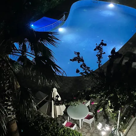 Belka Golf Delux Poolside Apartment