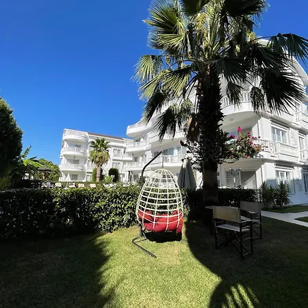 Apartment Belka Golf Delux Poolside