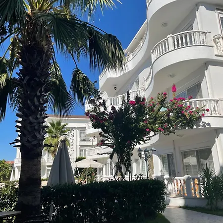 Belka Golf Delux Poolside