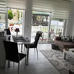 Belka Golf Delux Poolside Apartamento *